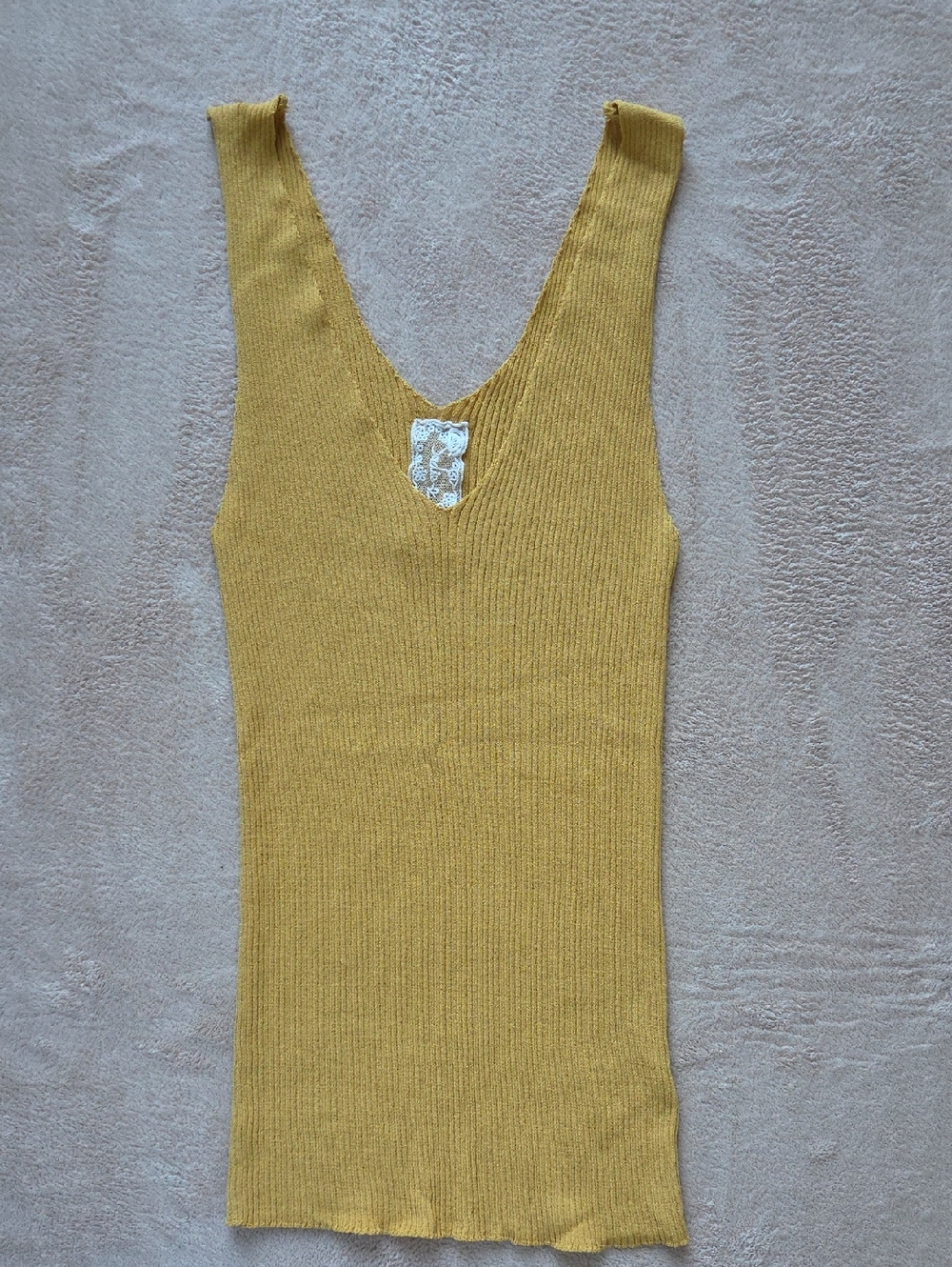 Sadie & Sage Ribbed V-neck Sweater Tank Yellow Size M